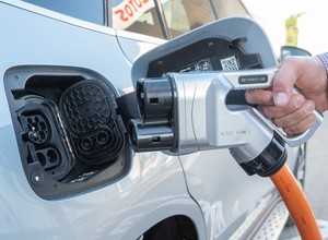 Kolejne szybkie ładowarki przy polskich autostradach