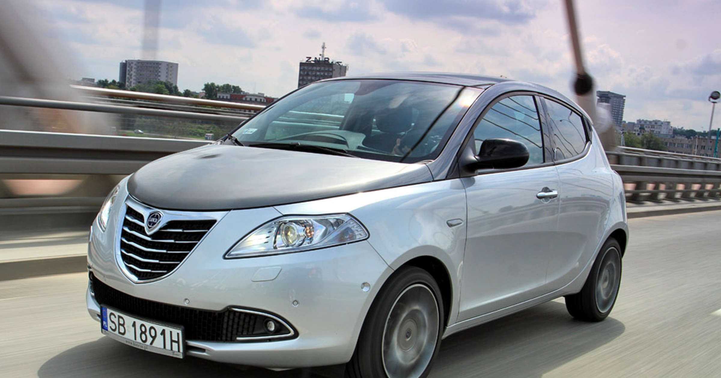 Lancia Ypsilon: elegancka tylko na pokaz