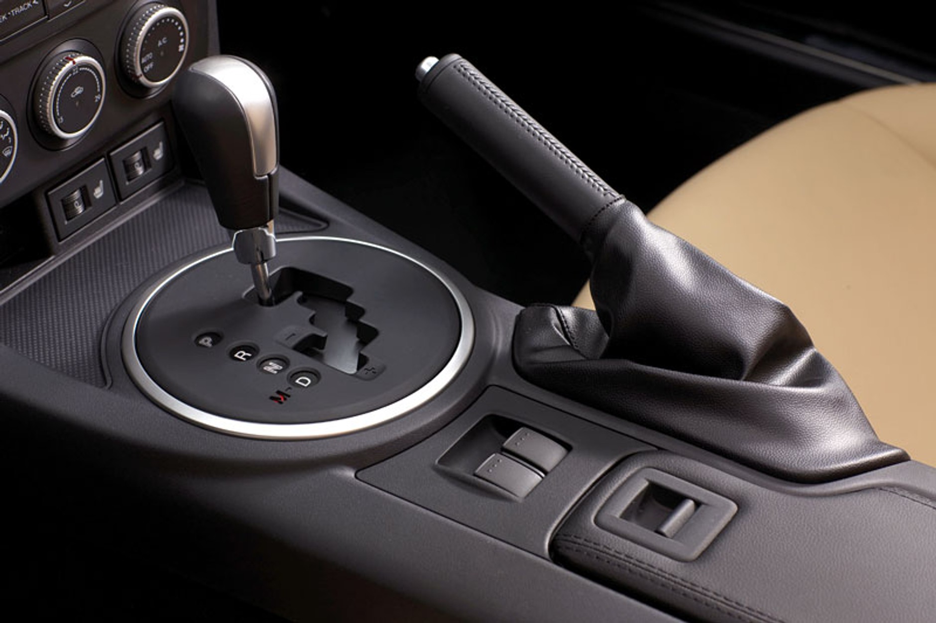 Mazda MX-5 Roadster Coupé: przyjemność przez 365 dni w roku