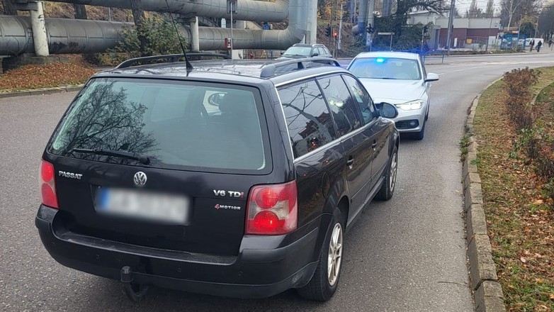 Kierowca Passata zignorował w Gdańsku znak B-2 "zakaz wjazdu"