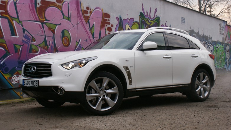 Infiniti QX70 S
