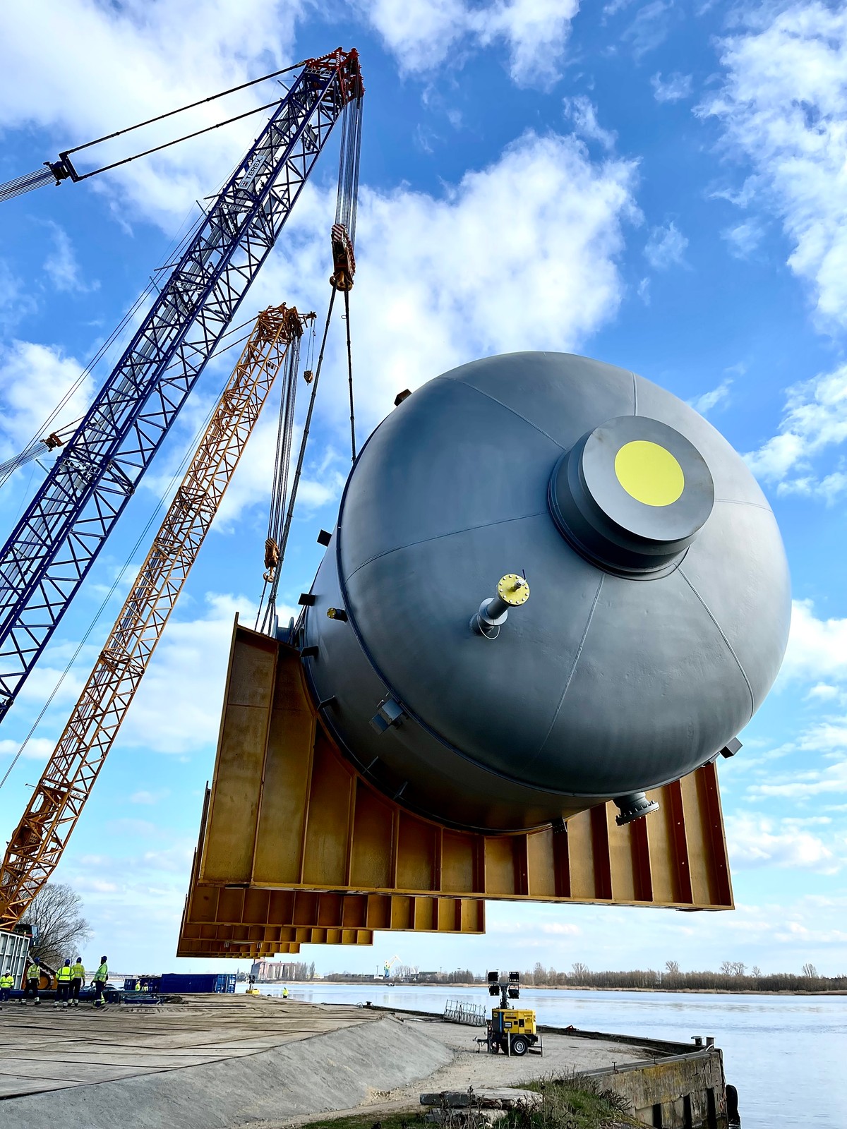 Wyładunek Wash Tower - nabrzeże Wisły w Płocku - DSV 2