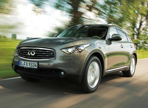 Infiniti FX30d - Bogaci też chcą oszczędzać!