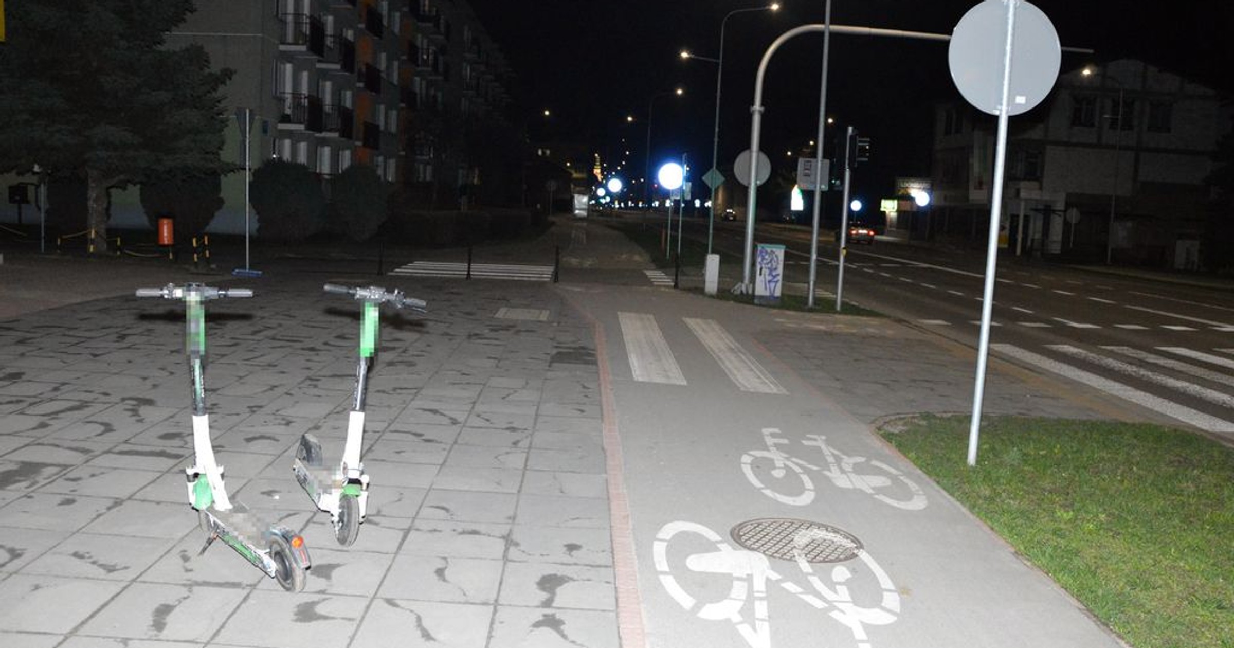 17-latka na hulajnodze potrąciła 78-latkę. Obie trafiły do szpitala