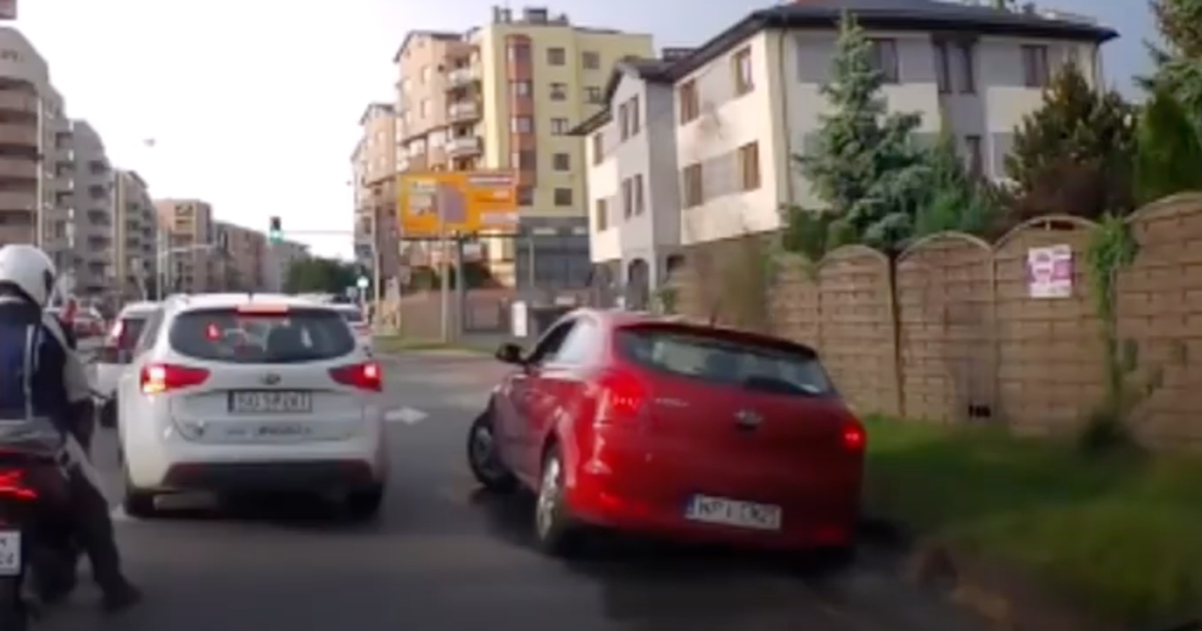 Omijał kolejkę, wpadł w błoto