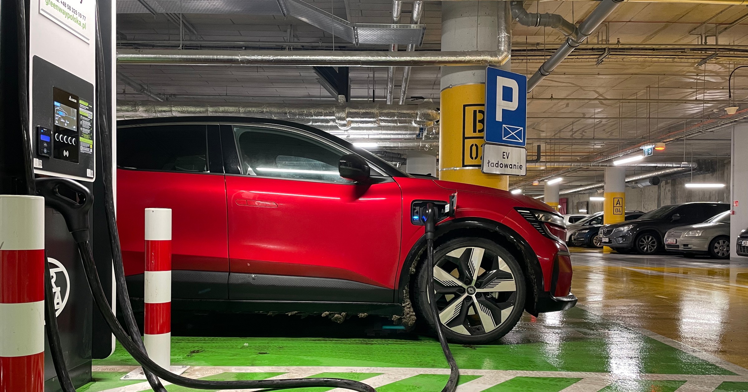 Samochodów elektrycznych przybywa. Co o nich wiemy? Jaki mamy do nich stosunek?