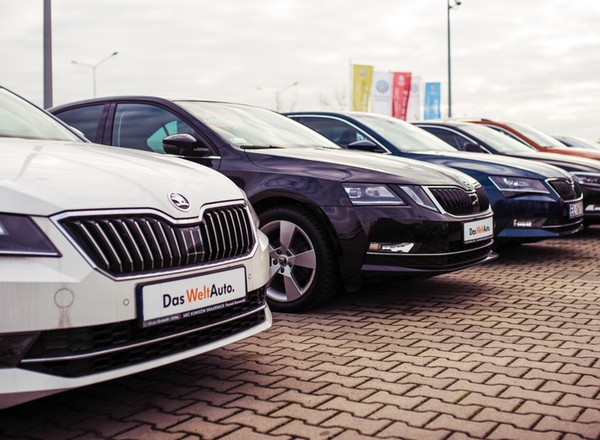 Samochody używane z gwarancją od dealera – jedna marka dominuje