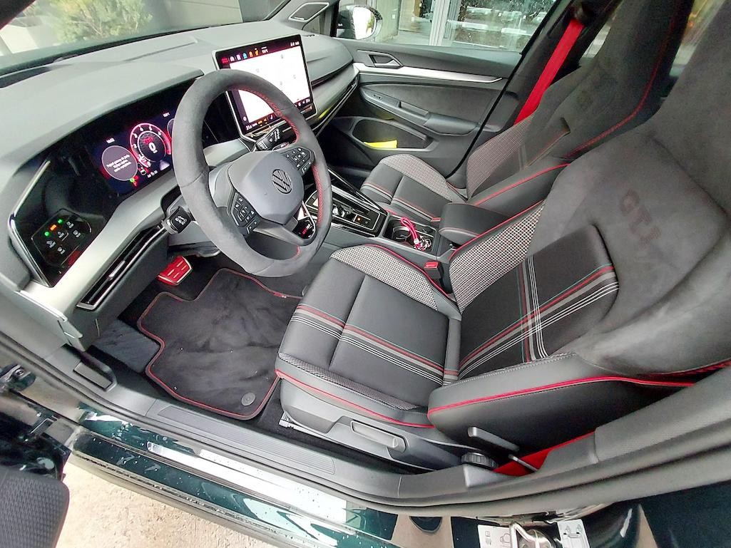 VW Golf GTI Edition 50