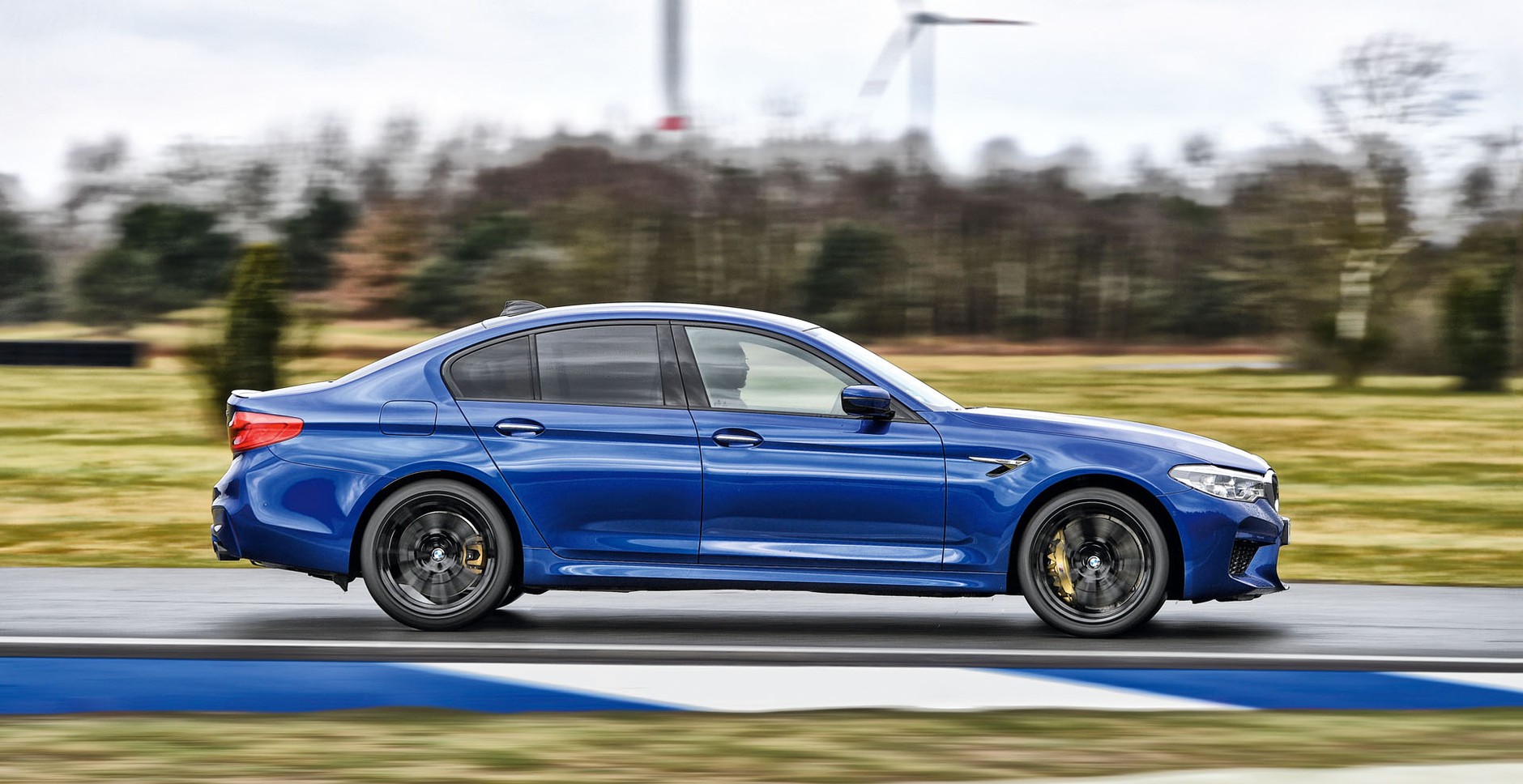 BMW M5 kontra Mercedes-AMG E 63 S+ - pojedynek gigantów