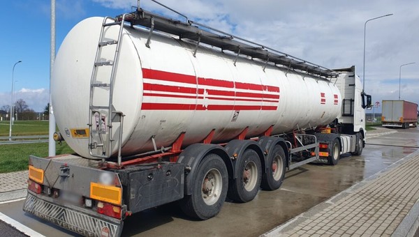 Cysterna ze śmietaną na S19