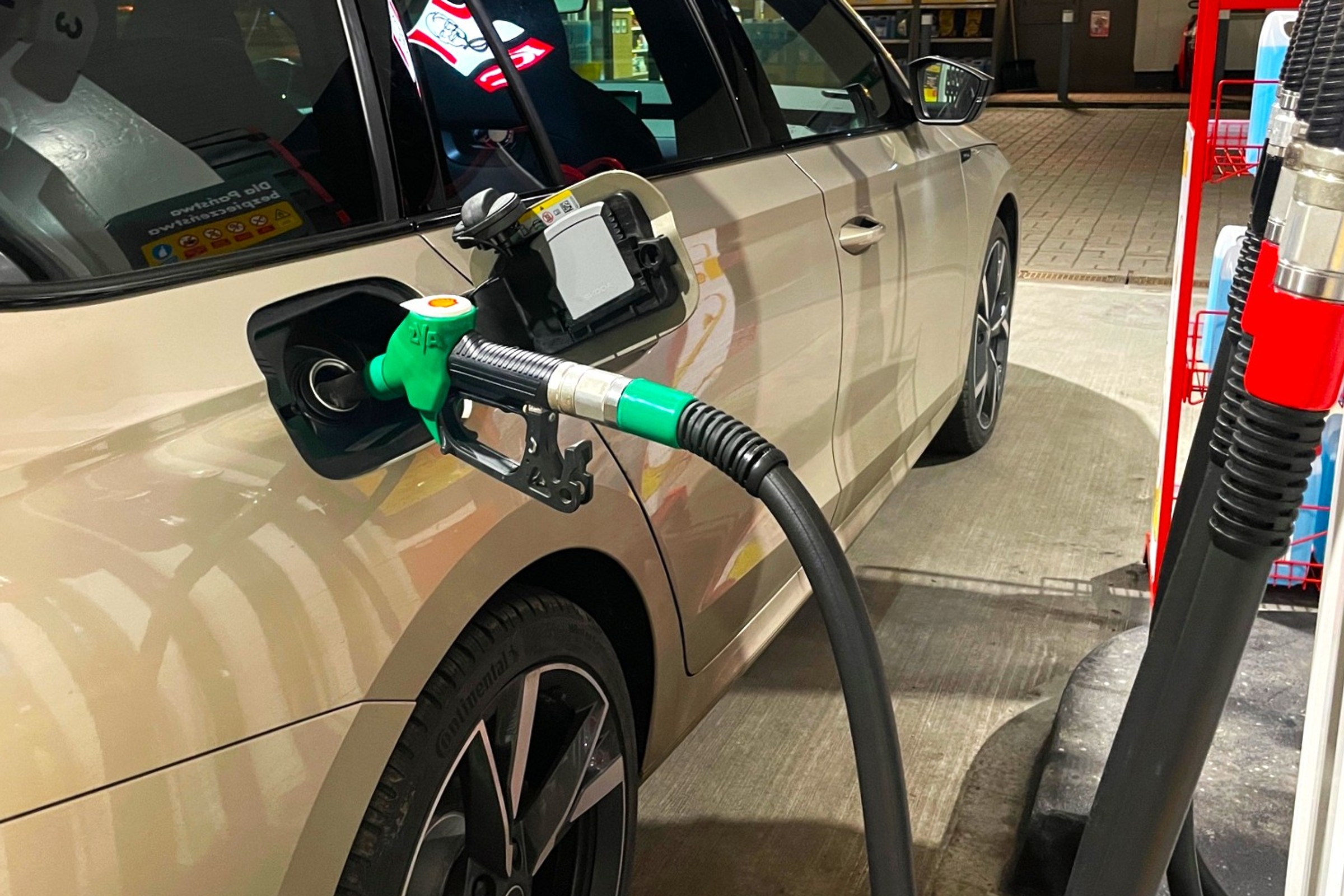 Są nowe prognozy cen paliw w Polsce. Jeśli nie tankujesz LPG, będziesz zadowolony