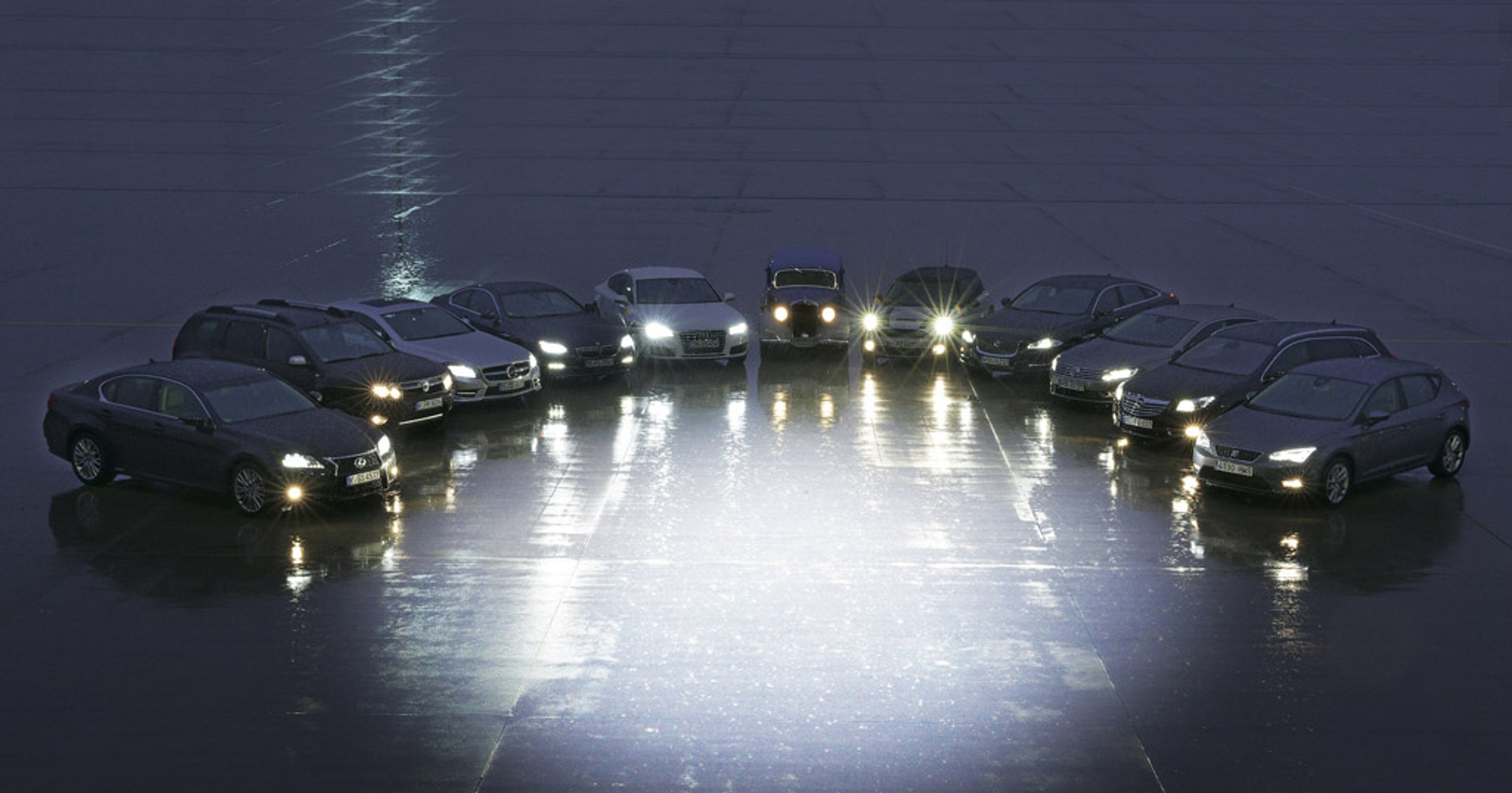 Porównanie świateł samochodowych: sprawdzamy, jak w praktyce działają: halogen, ksenon oraz lampa LED