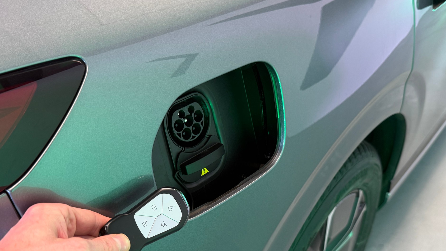 Chińczycy specjalizują się w napędach elektrycznych i hybrydowych. Diesle dostępne są wyłącznie w autach użytkowych. 