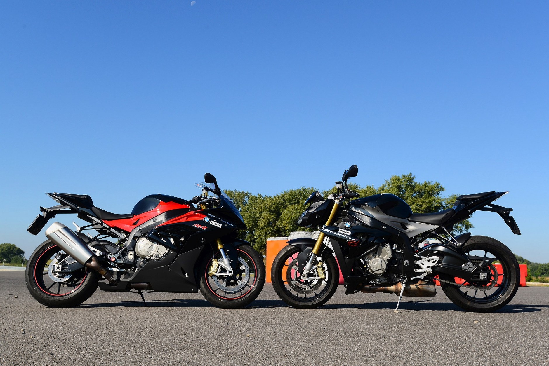 BMW S1000RR vs BMW S1000R
