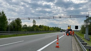 Odcinkowe pomiary prędkości pojawią się na drodze S11 i autostradzie A2. Wiemy, kiedy staną urządzenia