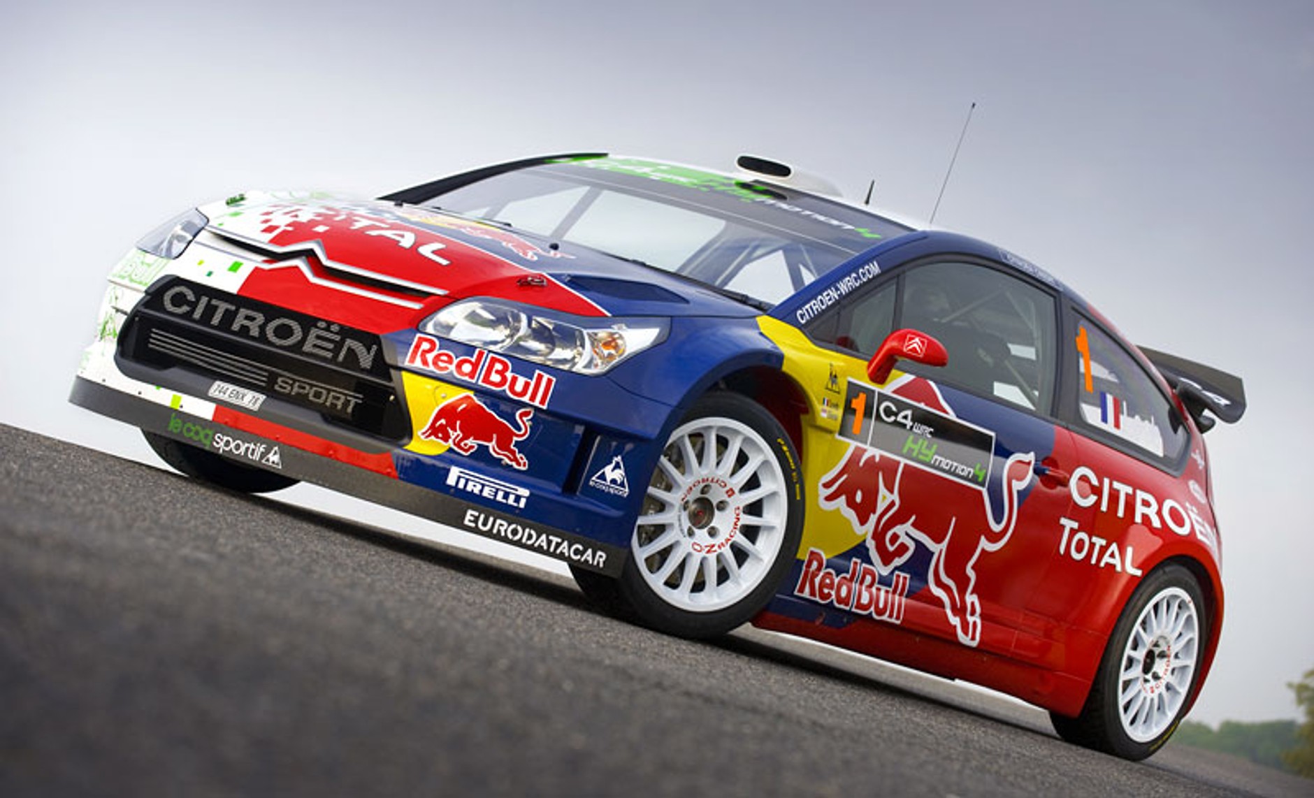 Paryż 2008: Citroën C4 WRC HYmotion4 – hybridnowy sportowiec