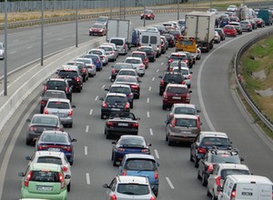 W Warszawie jest więcej aut niż mieszkańców? Wyjaśniamy