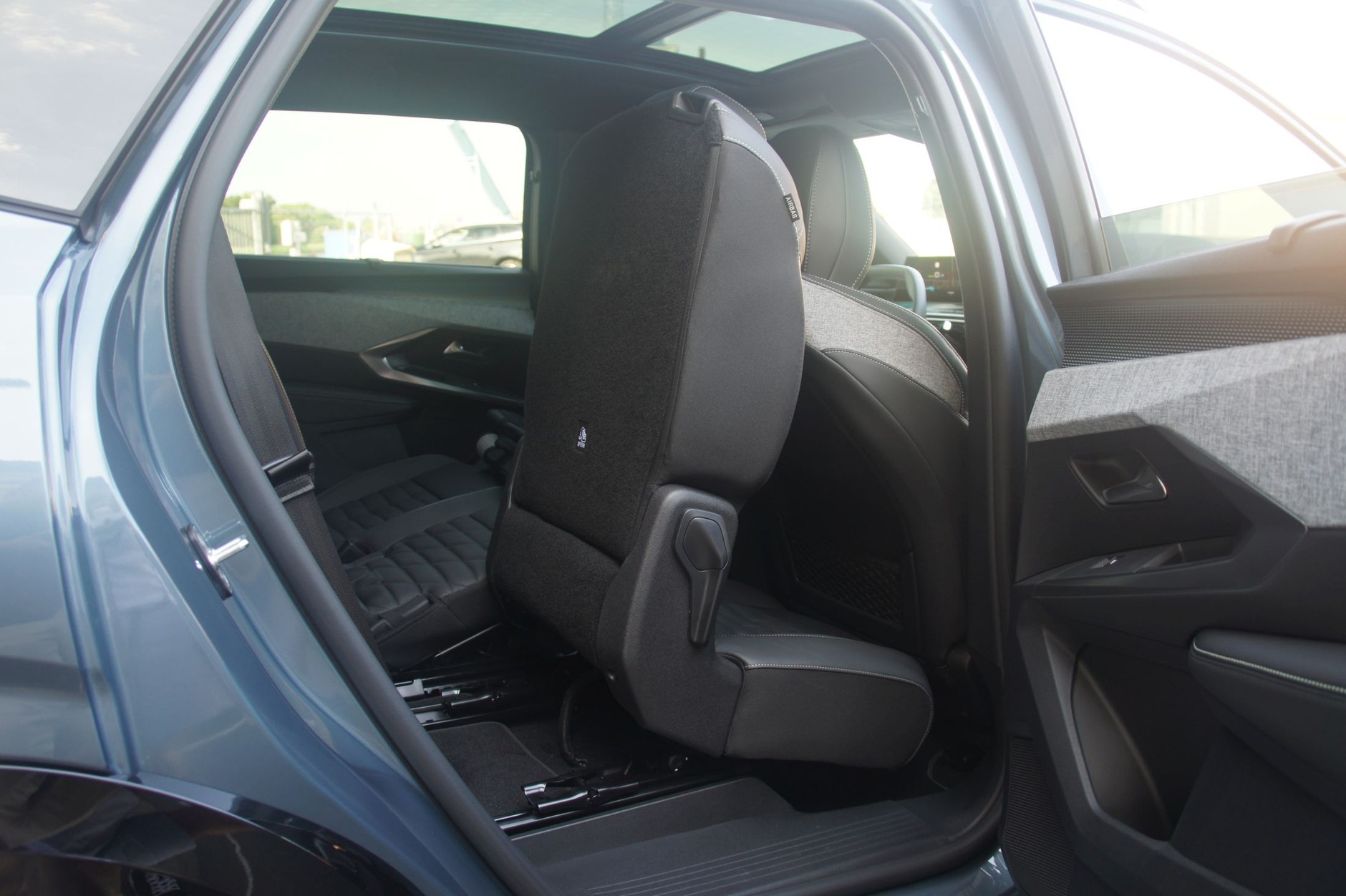 Peugeot E-5008 w pierwszym teście