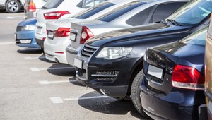 Uwaga na parkingi grozy w miastach turystycznych. Nawet 20 zł za godzinę!