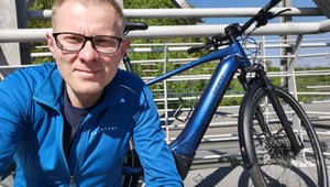 Kupiłem rower elektryczny. Opowiem wam, jak jest. Jak się go ładuje, na ile wystarcza prądu, jak patrzą na ciebie inni rowerzyści