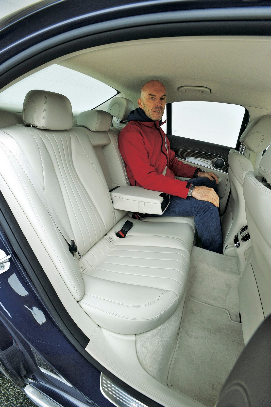 Mercedes wyhamował konkurencję - porównanie nowej klasy E z Audi A6 i BMW serii 5