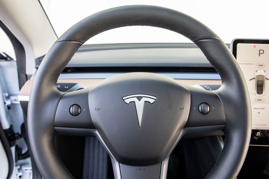 Tesla Model 3 Long Range AWD