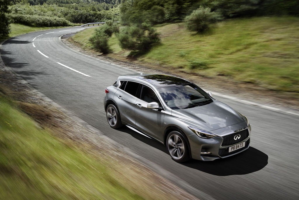 Infiniti Q30 - z genami Mercedesa