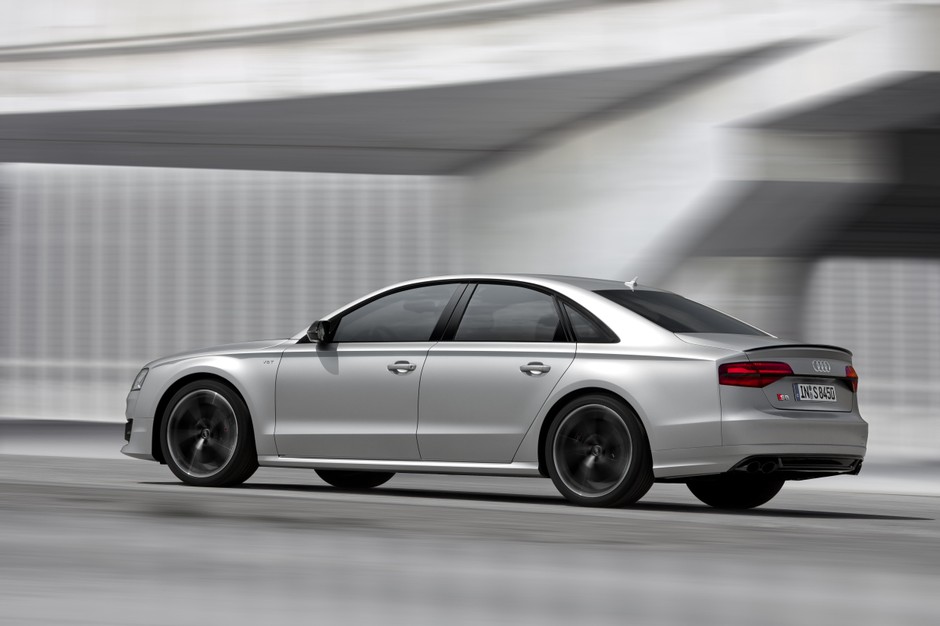 Audi S8 plus ma moc 605 KM i osiąga 305 km/h