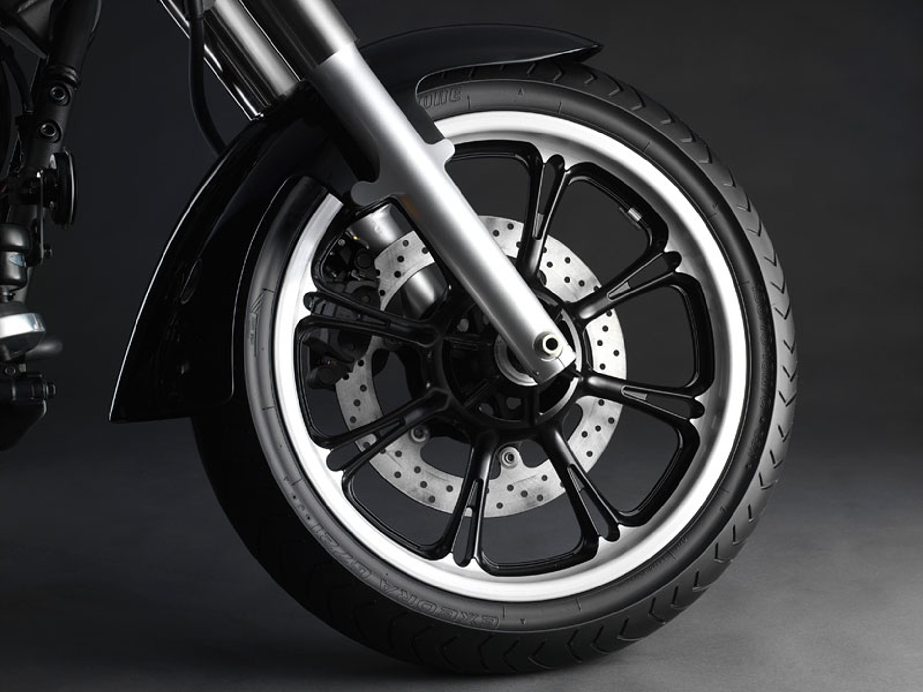 Yamaha XJ6 Diversion i XVS 950A Midnight Star - nowości na rok 2009