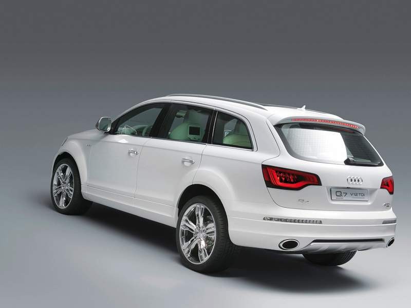 Zdjęcia szpiegowskie: Dwunastocylindrowe Audi Q7 na ON