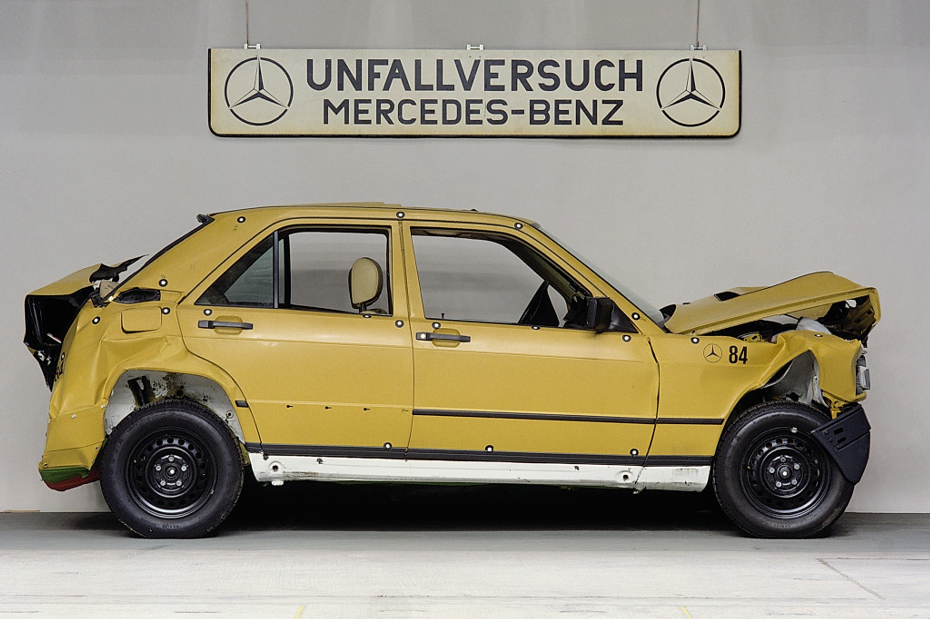 Mercedes W124 ma 35 lat