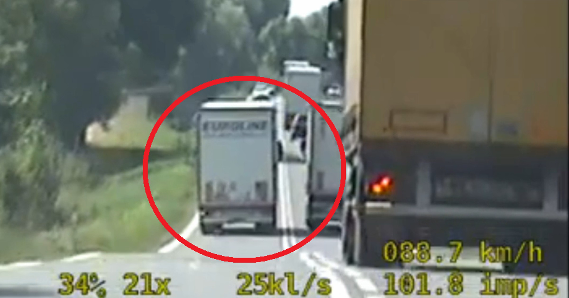 Policjanci uchwycili "popis" serbskiego kierowcy