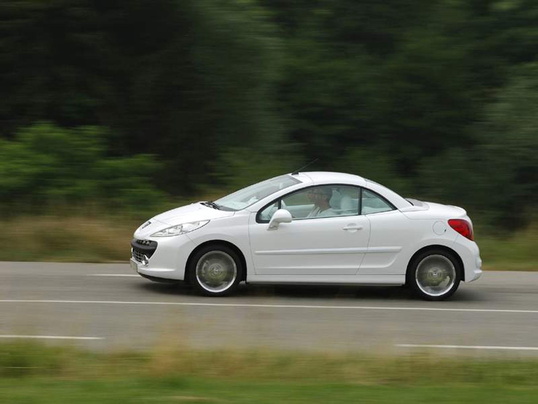 Peugeot Epure – następca 206 CC