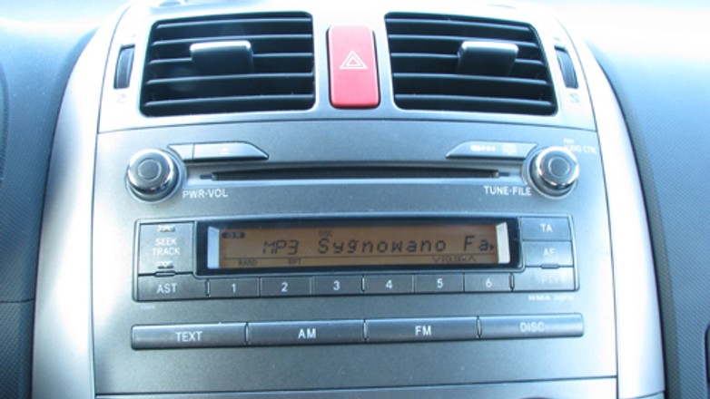 Test fabrycznie montowanych radioodtwarzaczy