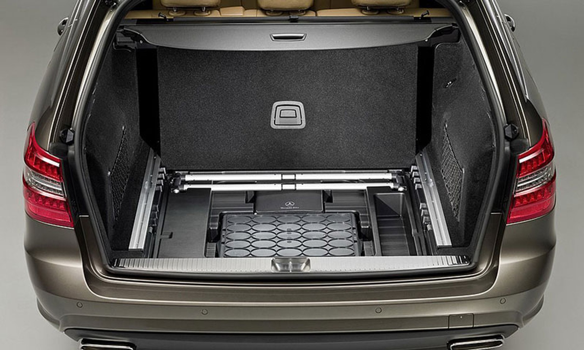 IAA Frankfurt 2009: Mercedes-Benz E-Klasa kombi - nie udało się dotrzymać tajemnicy