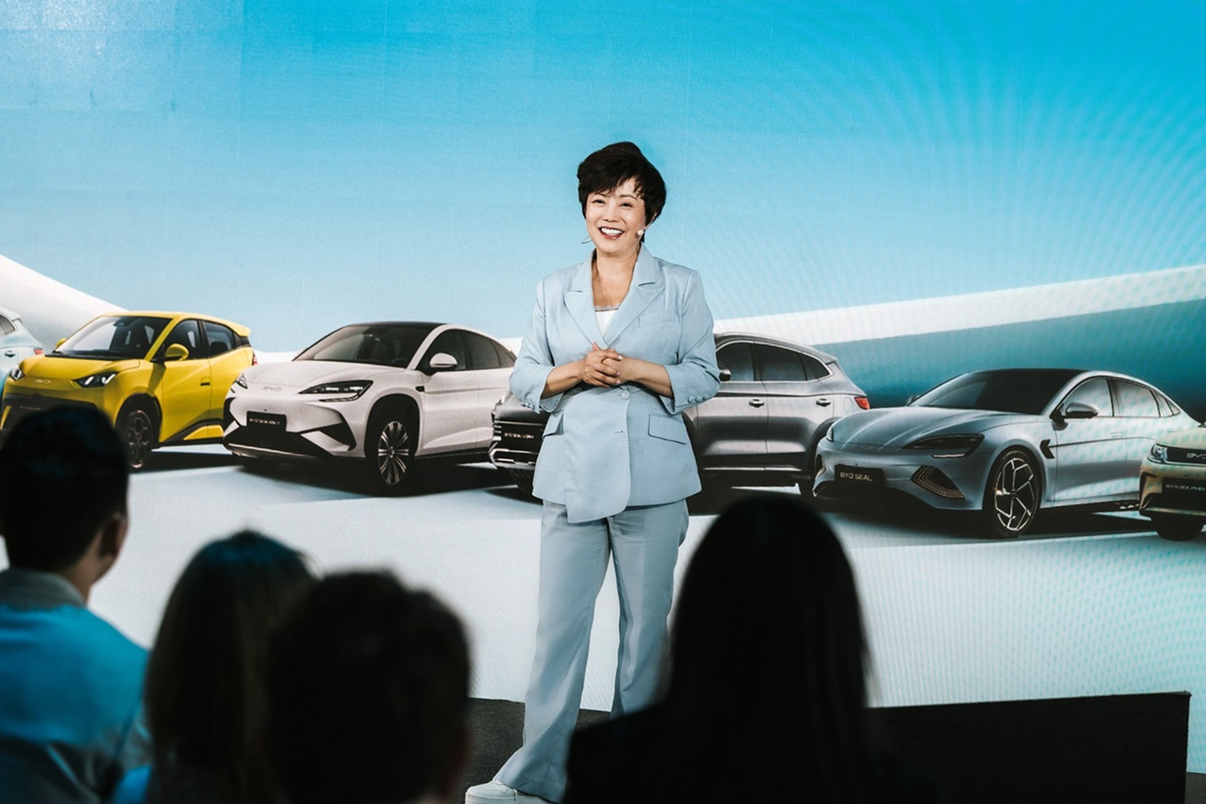 BYD gotowe na podbój Europy: fabryka, program aut używanych i ultraszybkie ładowarki