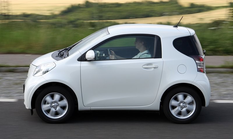 Test: Toyota iQ 1,0 (50 kW) – Má pod čepicí