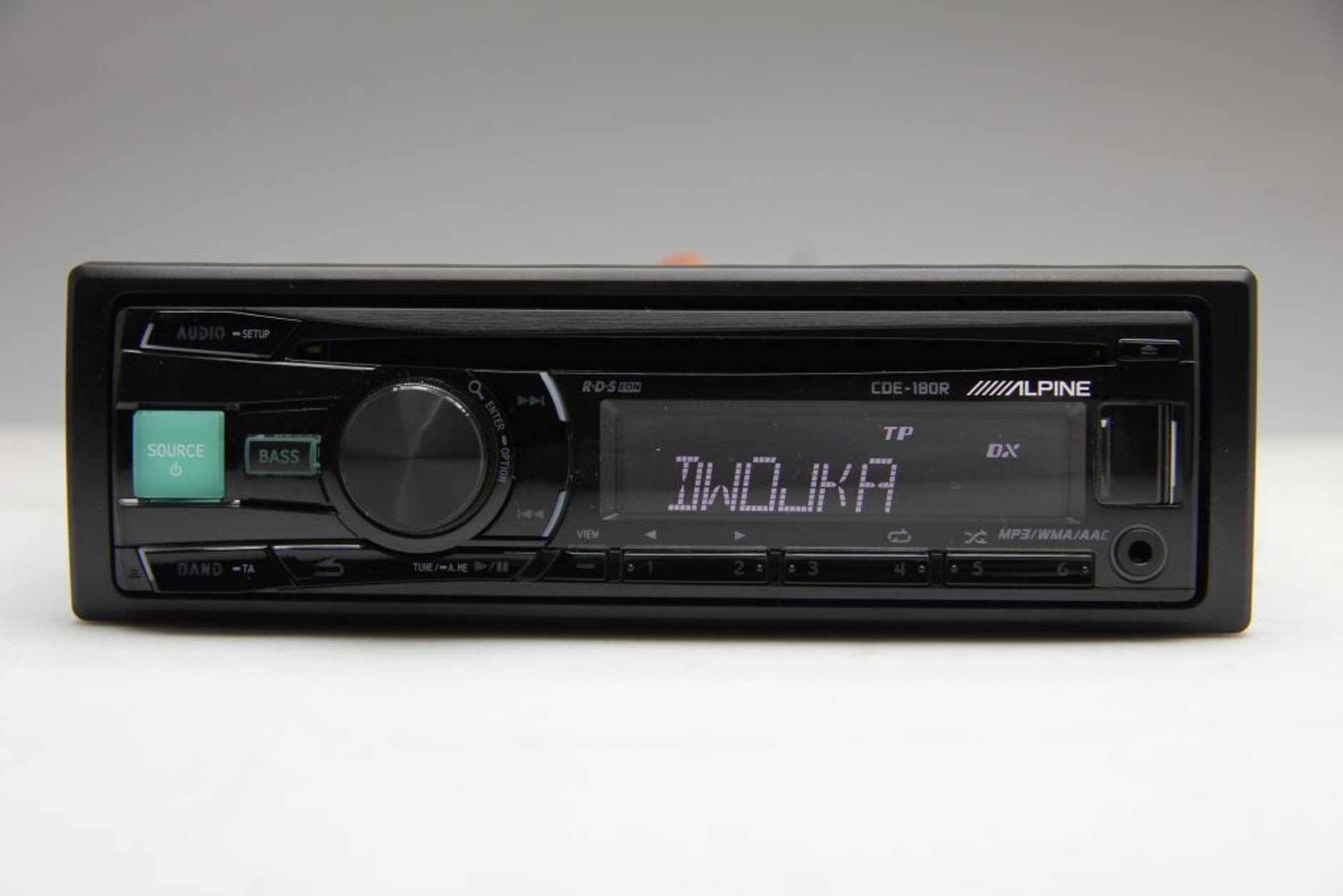 Praca odbiornika radiowego w Alpine CDE-180R bez zastrzeżeń. Nie było żadnych problemów z prawidłowym wyświetlaniem nazw rozgłośni RDS.