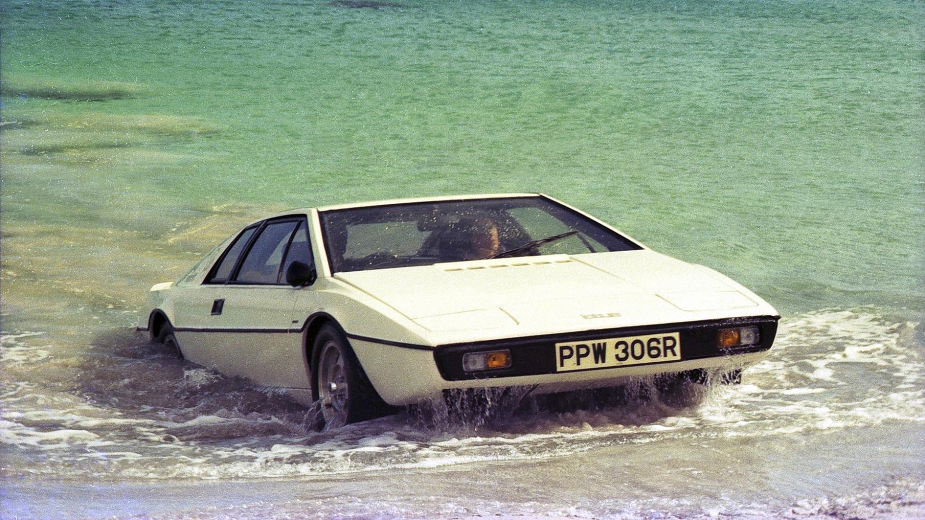 Lotus Evora Sport 410 - na cześć Jamesa Bonda