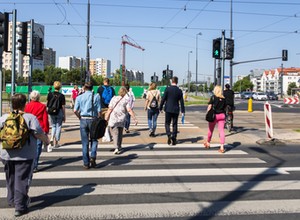 Polskie przejścia coraz bardziej niebezpieczne dla pieszych. Rząd opublikował ukrywany wcześniej dokument
