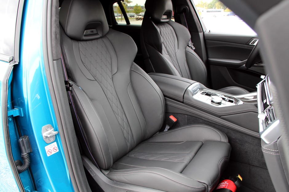 BMW X6 M60i