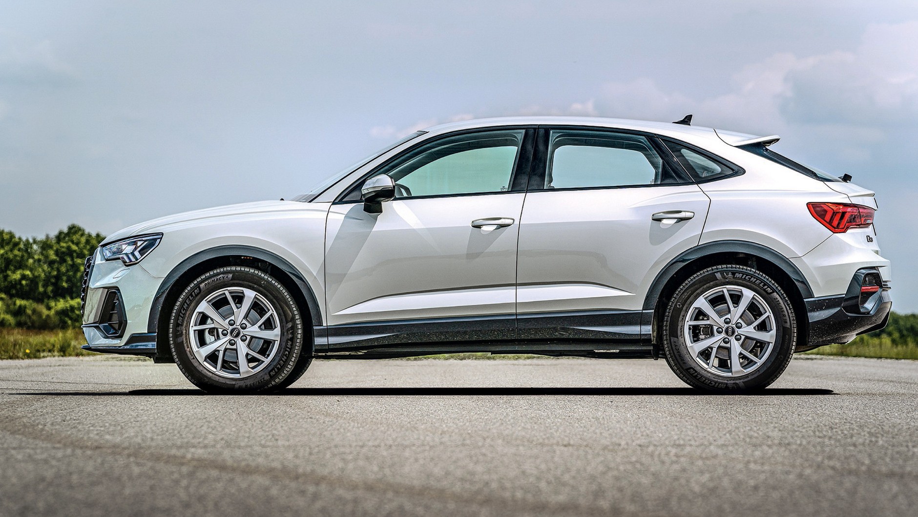 Renault Arkana, Audi Q3 Sportback, BMW X2 - klasa biznes z opcją ekonomiczną
