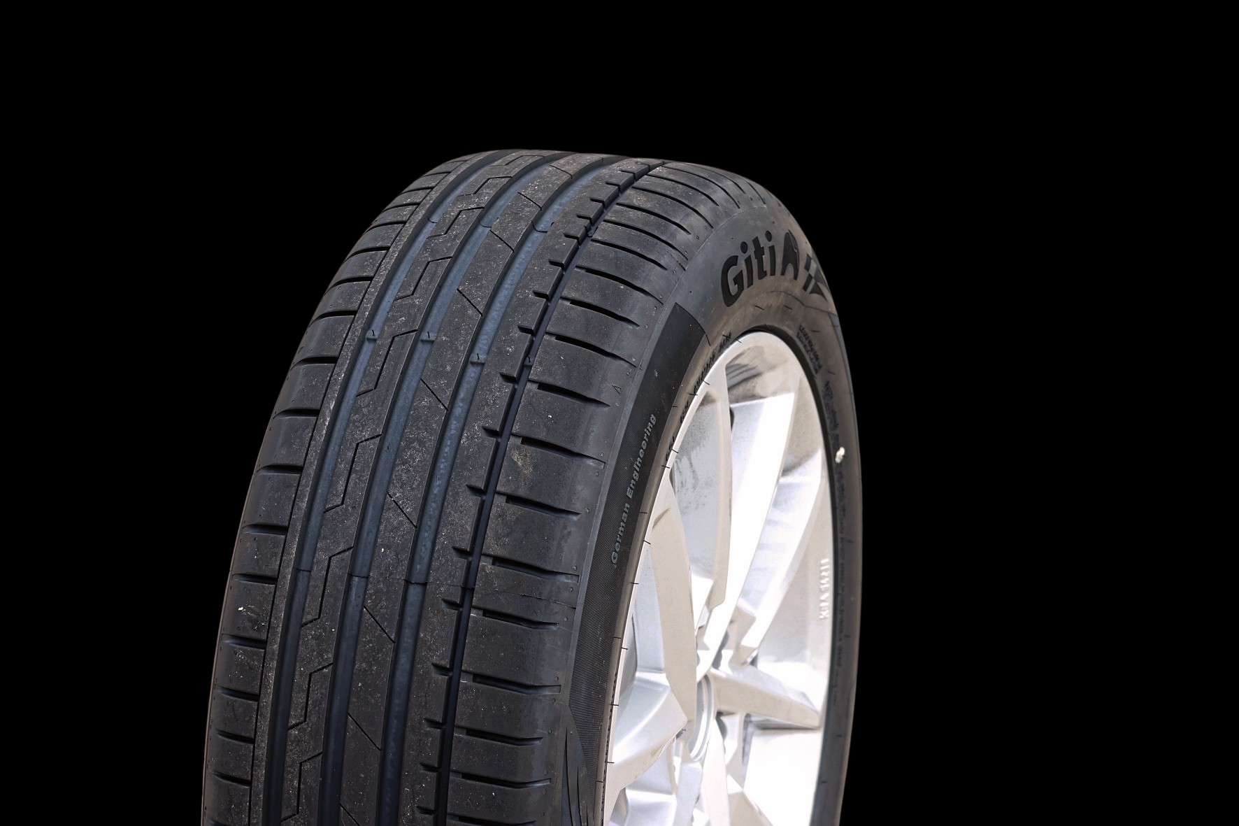 Giti Tire GitiSport S2 SUV