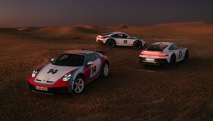 Porsche 911 Dakar w historycznym "malowaniu" z Rajdu Safari. Jest polski akcent