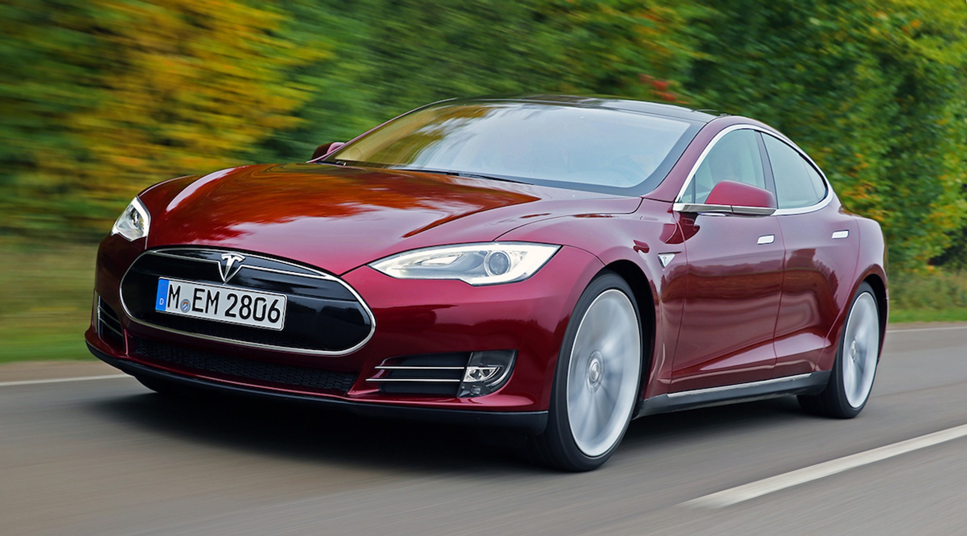 Tesla Model S uchodzi za trwalszą od modeli 3 i Y, ale zdarzają się egzemplarze słabo wykonane i awaryjne. 