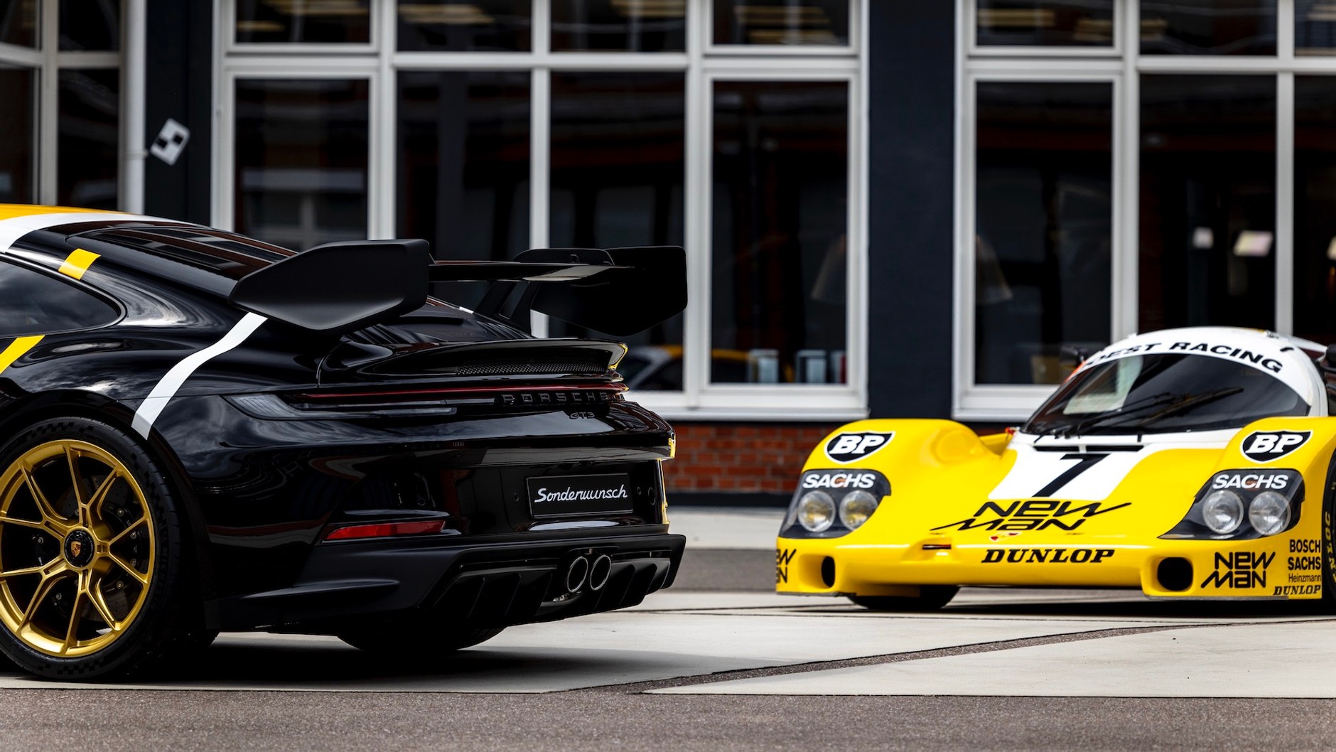 Porsche 911 GT3 (992) w stylu bolidu z Le Mans 1985