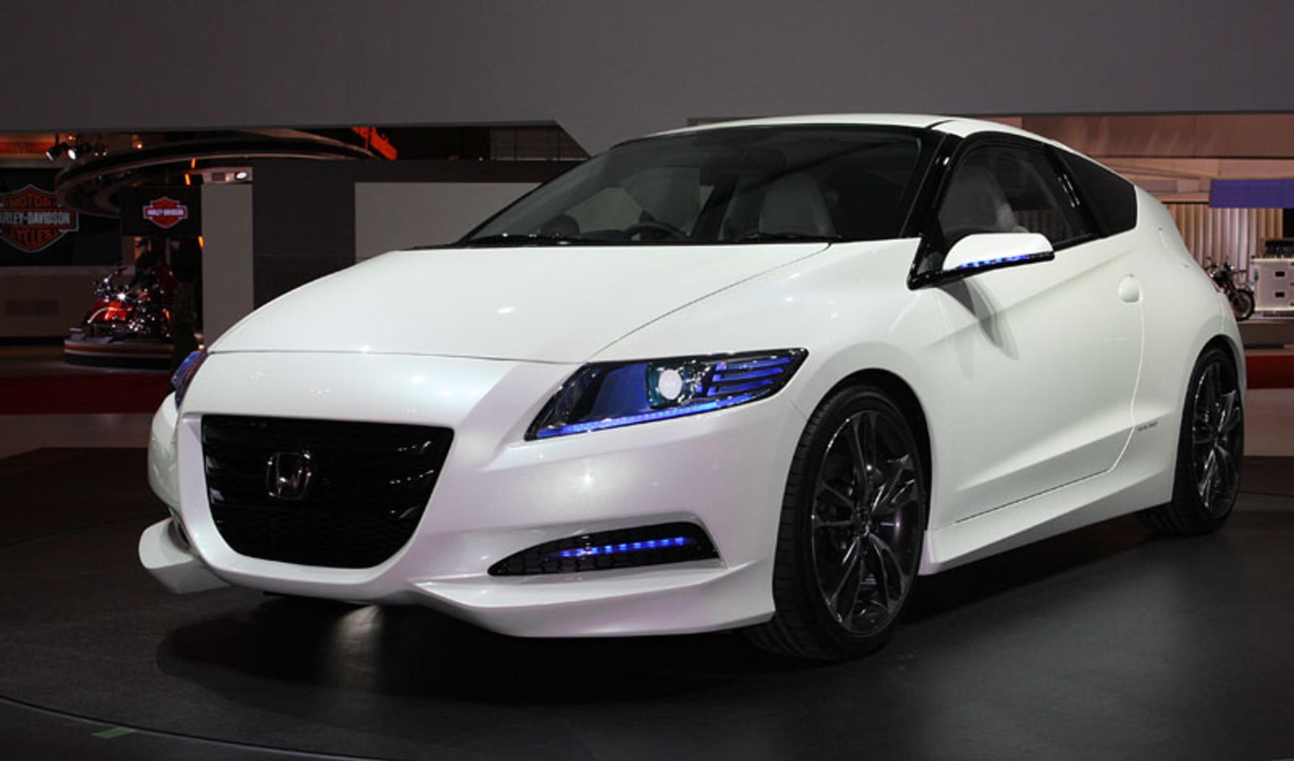 Tokio 2009: zero emisji, Celica powraca, elektryczne 4x4 (fotogaleria)