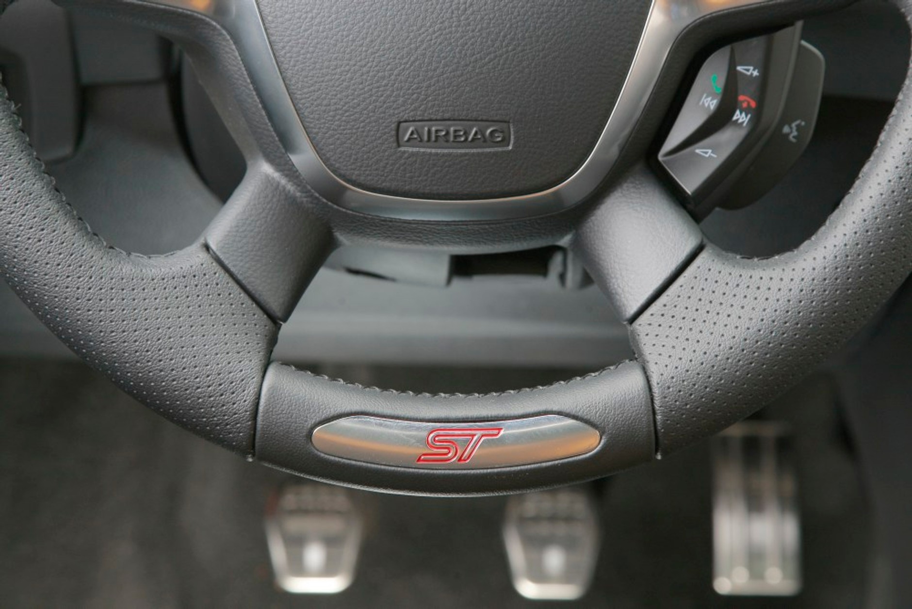 Ford Focus ST, kierownica