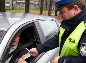 Wyższe mandaty nieskuteczne. Kierowcy znów się spieszą