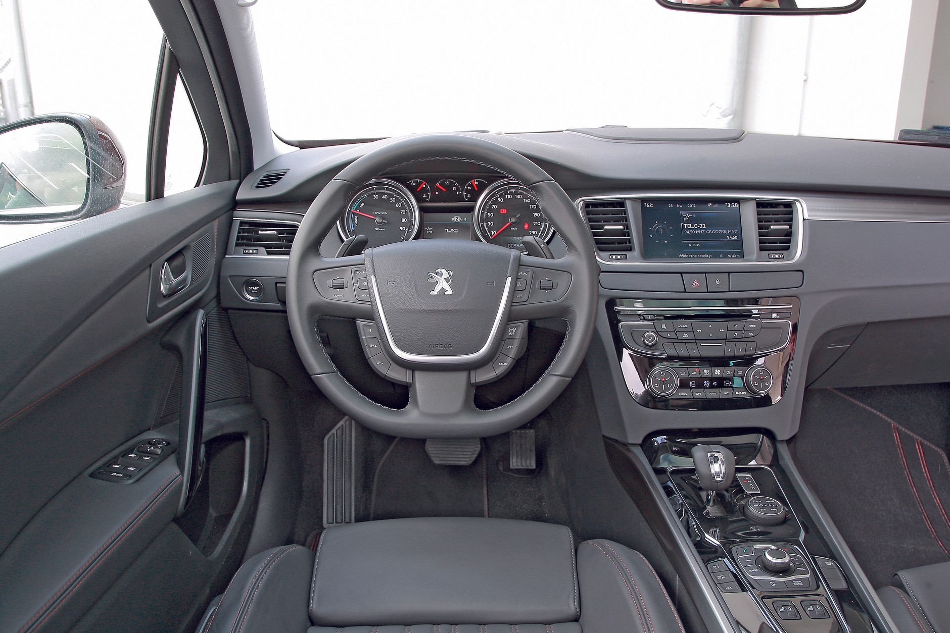 Starannie wykonane wnętrze z dobrych materiałów. 